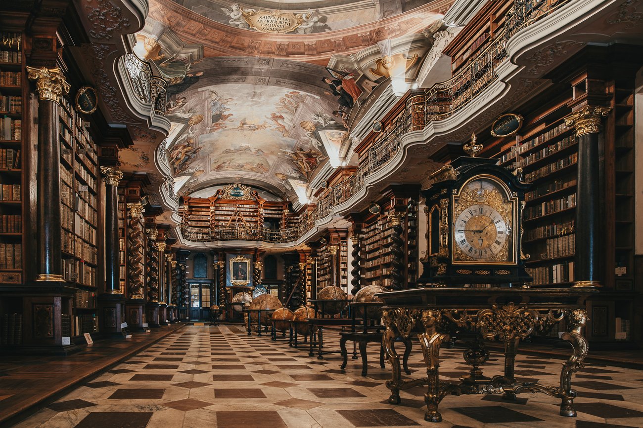 Klementinum, jak jste ho ještě neviděli - nejkrásnější barokní knihovnou na světě se můžete projít virtuálně