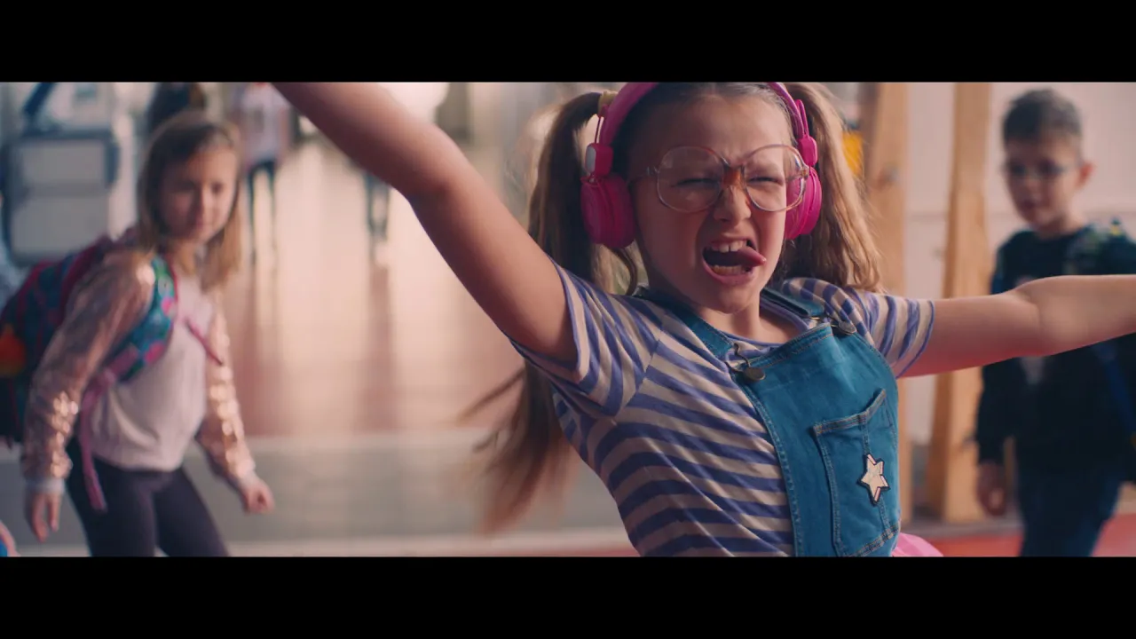 Divácky nejúspěšnější reklamou uplynulého roku na YouTube se stala Tanečnice od T-Mobilu