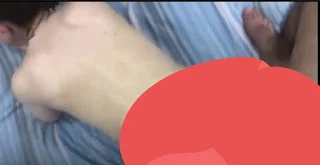 Kadın dom*lıp s*kişirken kalç*larını hareket ettirip içine alıyor gerçekten insana daha çok zevk verir adamı mest ediyor ve harikasın diyor.