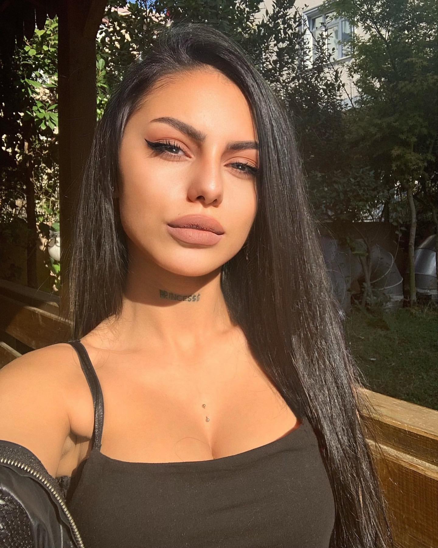 Dj ve Tiktok Fenomeni Yeahmurrr - Utanmaz Kızlar | Türk İfşa, Reklamsız İfşa Platformu