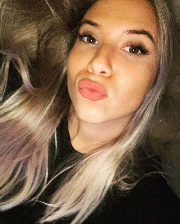 Dolgun Fizikli Seçil - Utanmaz Kızlar | Türk İfşa, Reklamsız İfşa Platformu