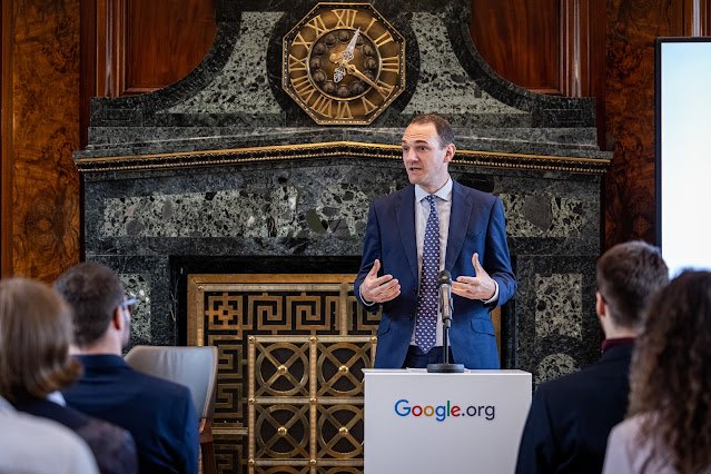 Google věnuje více než 80 milionů korun a tým zaměstnanců pro bono na podporu organizací zaměřených na digitalizaci a digitální inkluzi v České republice