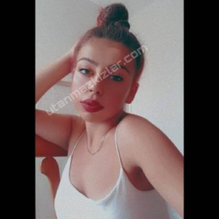 İzmirli Ayşenur - Utanmaz Kızlar | Türk İfşa, Reklamsız İfşa Platformu